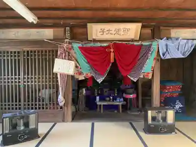 聖徳太子堂の本殿・本堂