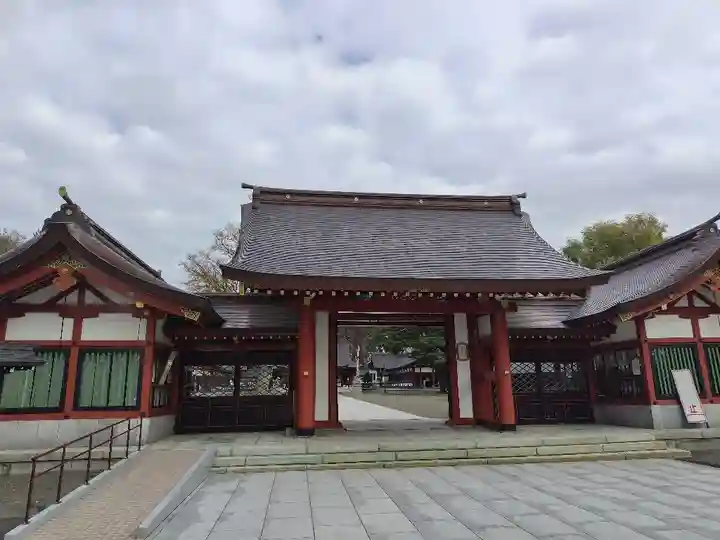 北海道護國神社の山門・神門