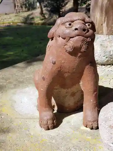 雄神神社の狛犬