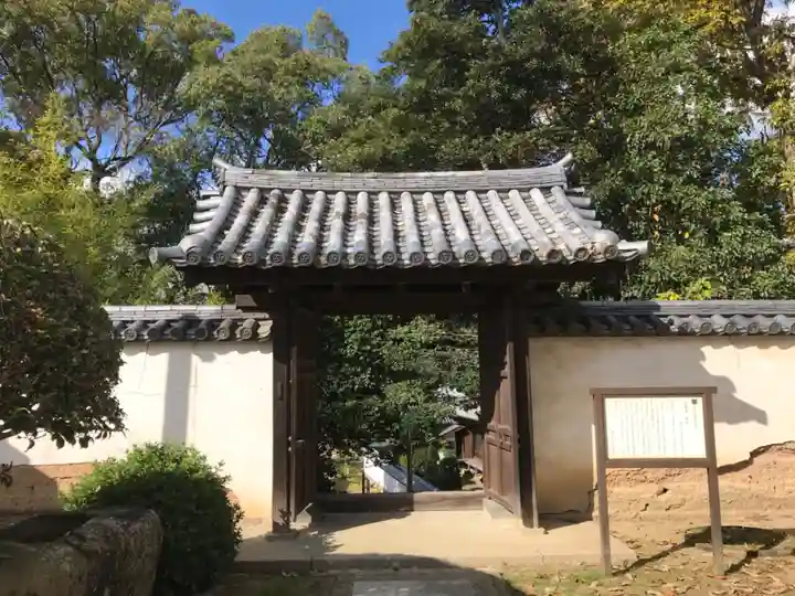 本蓮寺の山門・神門