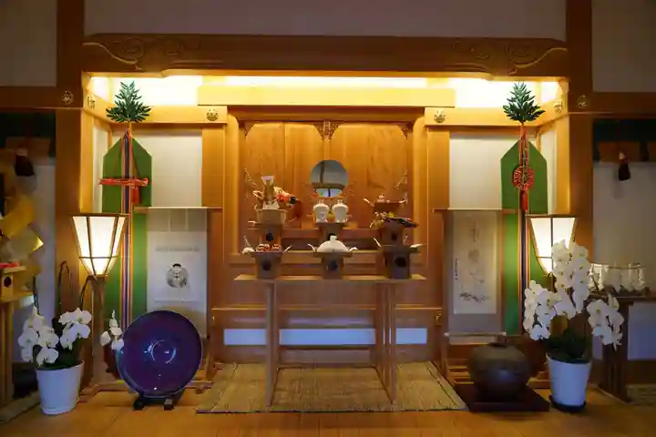 白根三吉神社の本殿・本堂