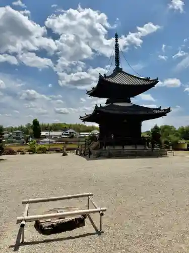 叡福寺の{uncategorized: "未分類", other: "その他", undefined: "問題あり", building: "その他建物", grave: "お墓", sacred_gate: "鳥居", guardian: "狛犬", statue: "像", buddha: "仏像", history: "歴史", nature: "自然", garden: "庭園", animal: "動物", pagoda: "塔", temizu: "手水舎", mountain_gate: "山門・神門", sanctuary: "本殿・本堂", subordinate: "末社・摂社", art: "芸術", scenery: "景色", jizo: "地蔵", ema: "絵馬", goshuin: "御朱印", omikuji: "おみくじ", items: "授与品その他", amulet: "お守り", goshuincho: "御朱印帳", eats: "食事", festival: "お祭り", votive_dance: "神楽", shichigosan: "七五三参", wedding: "結婚式", experience: "体験その他", initially: "初詣", around: "周辺", anti_infection: "感染症対策"}