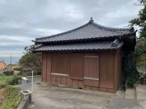 三ツ山地蔵尊の本殿・本堂