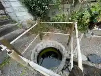 石仏(しんびょうしの霊水)の{uncategorized: "未分類", other: "その他", undefined: "問題あり", building: "その他建物", grave: "お墓", sacred_gate: "鳥居", guardian: "狛犬", statue: "像", buddha: "仏像", history: "歴史", nature: "自然", garden: "庭園", animal: "動物", pagoda: "塔", temizu: "手水舎", mountain_gate: "山門・神門", sanctuary: "本殿・本堂", subordinate: "末社・摂社", art: "芸術", scenery: "景色", jizo: "地蔵", ema: "絵馬", goshuin: "御朱印", omikuji: "おみくじ", items: "授与品その他", amulet: "お守り", goshuincho: "御朱印帳", eats: "食事", festival: "お祭り", votive_dance: "神楽", shichigosan: "七五三参", wedding: "結婚式", experience: "体験その他", initially: "初詣", around: "周辺", anti_infection: "感染症対策"}