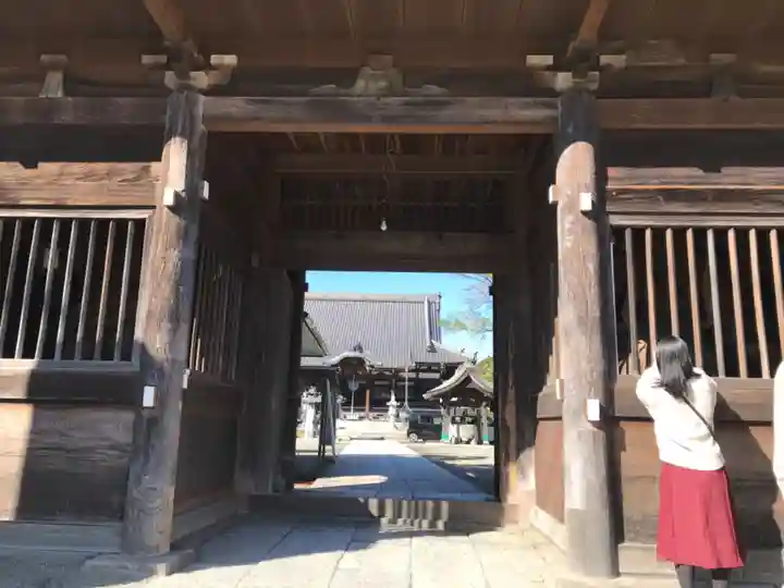本覚寺の山門・神門