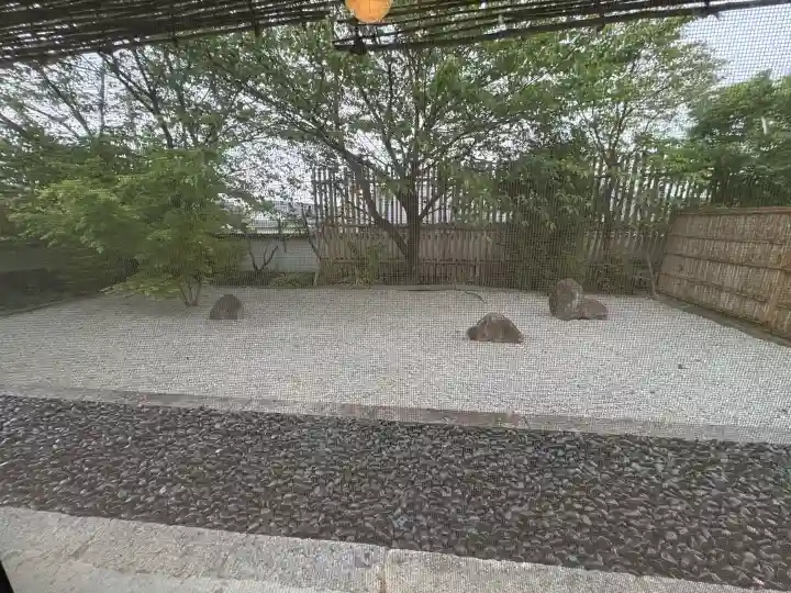 護船観音 妙法禅寺の{uncategorized: "未分類", other: "その他", undefined: "問題あり", building: "その他建物", grave: "お墓", sacred_gate: "鳥居", guardian: "狛犬", statue: "像", buddha: "仏像", history: "歴史", nature: "自然", garden: "庭園", animal: "動物", pagoda: "塔", temizu: "手水舎", mountain_gate: "山門・神門", sanctuary: "本殿・本堂", subordinate: "末社・摂社", art: "芸術", scenery: "景色", jizo: "地蔵", ema: "絵馬", goshuin: "御朱印", omikuji: "おみくじ", items: "授与品その他", amulet: "お守り", goshuincho: "御朱印帳", eats: "食事", festival: "お祭り", votive_dance: "神楽", shichigosan: "七五三参", wedding: "結婚式", experience: "体験その他", initially: "初詣", around: "周辺", anti_infection: "感染症対策"}