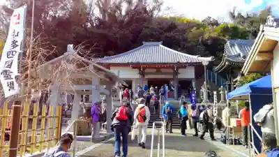 医王寺の本殿・本堂