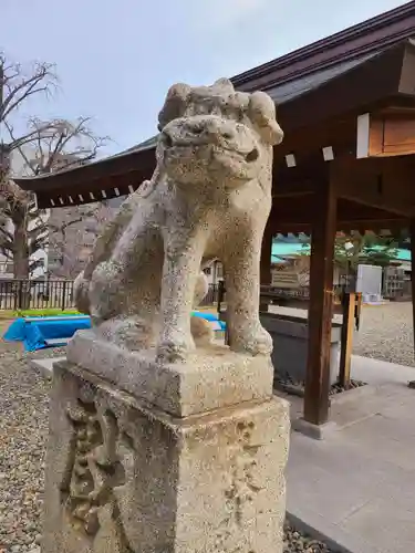 岡田神社の狛犬