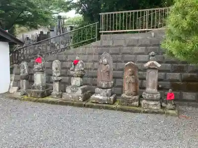 観蔵院の{uncategorized: "未分類", other: "その他", undefined: "問題あり", building: "その他建物", grave: "お墓", sacred_gate: "鳥居", guardian: "狛犬", statue: "像", buddha: "仏像", history: "歴史", nature: "自然", garden: "庭園", animal: "動物", pagoda: "塔", temizu: "手水舎", mountain_gate: "山門・神門", sanctuary: "本殿・本堂", subordinate: "末社・摂社", art: "芸術", scenery: "景色", jizo: "地蔵", ema: "絵馬", goshuin: "御朱印", omikuji: "おみくじ", items: "授与品その他", amulet: "お守り", goshuincho: "御朱印帳", eats: "食事", festival: "お祭り", votive_dance: "神楽", shichigosan: "七五三参", wedding: "結婚式", experience: "体験その他", initially: "初詣", around: "周辺", anti_infection: "感染症対策"}