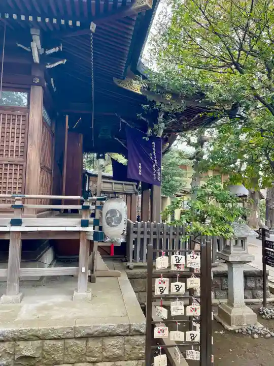 中目黒八幡神社の{uncategorized: "未分類", other: "その他", undefined: "問題あり", building: "その他建物", grave: "お墓", sacred_gate: "鳥居", guardian: "狛犬", statue: "像", buddha: "仏像", history: "歴史", nature: "自然", garden: "庭園", animal: "動物", pagoda: "塔", temizu: "手水舎", mountain_gate: "山門・神門", sanctuary: "本殿・本堂", subordinate: "末社・摂社", art: "芸術", scenery: "景色", jizo: "地蔵", ema: "絵馬", goshuin: "御朱印", omikuji: "おみくじ", items: "授与品その他", amulet: "お守り", goshuincho: "御朱印帳", eats: "食事", festival: "お祭り", votive_dance: "神楽", shichigosan: "七五三参", wedding: "結婚式", experience: "体験その他", initially: "初詣", around: "周辺", anti_infection: "感染症対策"}