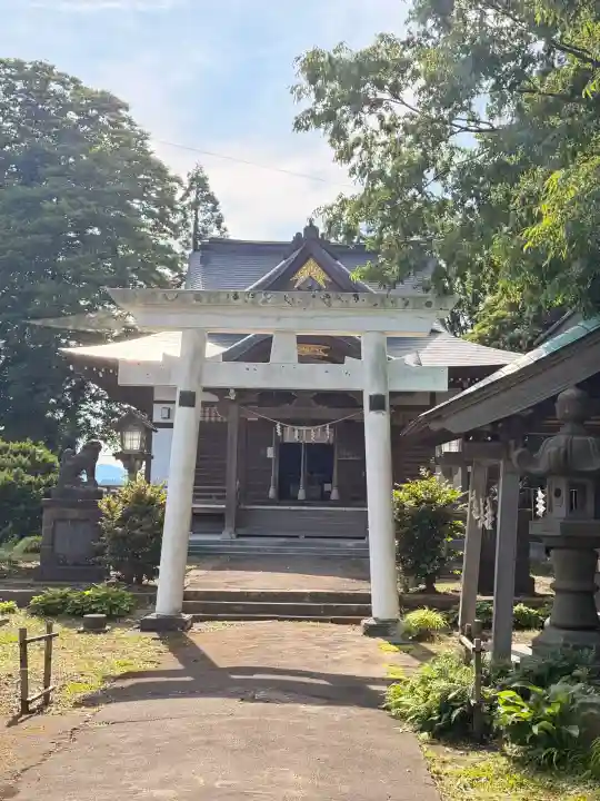 鷹巣神社の鳥居