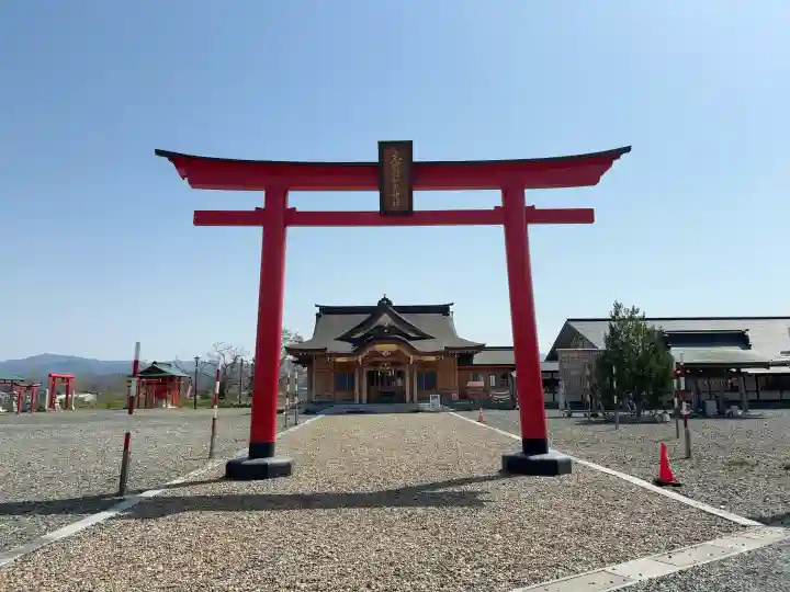 志賀理和氣神社の{uncategorized: "未分類", other: "その他", undefined: "問題あり", building: "その他建物", grave: "お墓", sacred_gate: "鳥居", guardian: "狛犬", statue: "像", buddha: "仏像", history: "歴史", nature: "自然", garden: "庭園", animal: "動物", pagoda: "塔", temizu: "手水舎", mountain_gate: "山門・神門", sanctuary: "本殿・本堂", subordinate: "末社・摂社", art: "芸術", scenery: "景色", jizo: "地蔵", ema: "絵馬", goshuin: "御朱印", omikuji: "おみくじ", items: "授与品その他", amulet: "お守り", goshuincho: "御朱印帳", eats: "食事", festival: "お祭り", votive_dance: "神楽", shichigosan: "七五三参", wedding: "結婚式", experience: "体験その他", initially: "初詣", around: "周辺", anti_infection: "感染症対策"}