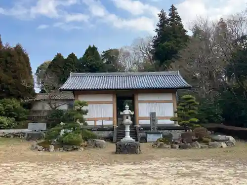 神角寺の山門