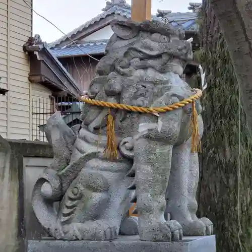 飛鳥神社（富田一色）の狛犬