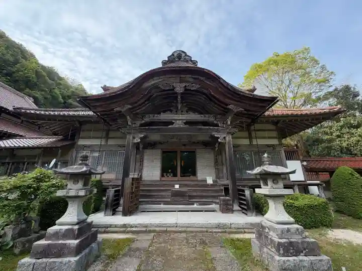 峯寺の{uncategorized: "未分類", other: "その他", undefined: "問題あり", building: "その他建物", grave: "お墓", sacred_gate: "鳥居", guardian: "狛犬", statue: "像", buddha: "仏像", history: "歴史", nature: "自然", garden: "庭園", animal: "動物", pagoda: "塔", temizu: "手水舎", mountain_gate: "山門・神門", sanctuary: "本殿・本堂", subordinate: "末社・摂社", art: "芸術", scenery: "景色", jizo: "地蔵", ema: "絵馬", goshuin: "御朱印", omikuji: "おみくじ", items: "授与品その他", amulet: "お守り", goshuincho: "御朱印帳", eats: "食事", festival: "お祭り", votive_dance: "神楽", shichigosan: "七五三参", wedding: "結婚式", experience: "体験その他", initially: "初詣", around: "周辺", anti_infection: "感染症対策"}
