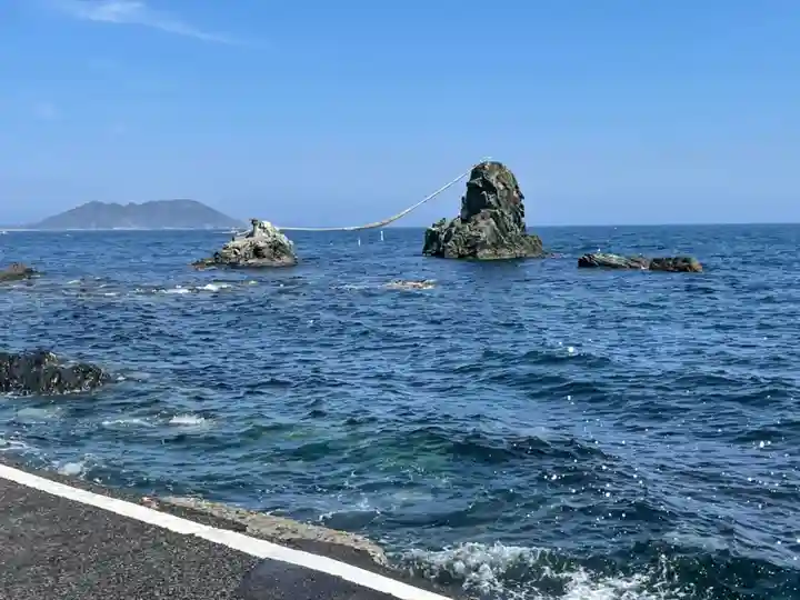 ビシャゴ浦姉妹岩(大分県)