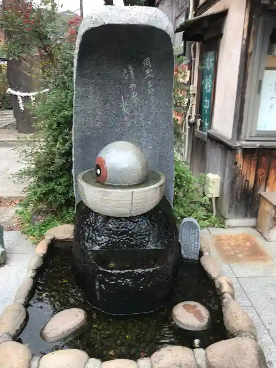 妖怪神社の手水舎