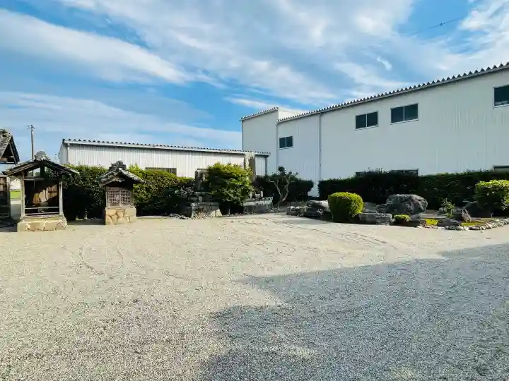 観音寺の{uncategorized: "未分類", other: "その他", undefined: "問題あり", building: "その他建物", grave: "お墓", sacred_gate: "鳥居", guardian: "狛犬", statue: "像", buddha: "仏像", history: "歴史", nature: "自然", garden: "庭園", animal: "動物", pagoda: "塔", temizu: "手水舎", mountain_gate: "山門・神門", sanctuary: "本殿・本堂", subordinate: "末社・摂社", art: "芸術", scenery: "景色", jizo: "地蔵", ema: "絵馬", goshuin: "御朱印", omikuji: "おみくじ", items: "授与品その他", amulet: "お守り", goshuincho: "御朱印帳", eats: "食事", festival: "お祭り", votive_dance: "神楽", shichigosan: "七五三参", wedding: "結婚式", experience: "体験その他", initially: "初詣", around: "周辺", anti_infection: "感染症対策"}