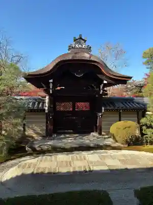 禅林寺（永観堂）の{uncategorized: "未分類", other: "その他", undefined: "問題あり", building: "その他建物", grave: "お墓", sacred_gate: "鳥居", guardian: "狛犬", statue: "像", buddha: "仏像", history: "歴史", nature: "自然", garden: "庭園", animal: "動物", pagoda: "塔", temizu: "手水舎", mountain_gate: "山門・神門", sanctuary: "本殿・本堂", subordinate: "末社・摂社", art: "芸術", scenery: "景色", jizo: "地蔵", ema: "絵馬", goshuin: "御朱印", omikuji: "おみくじ", items: "授与品その他", amulet: "お守り", goshuincho: "御朱印帳", eats: "食事", festival: "お祭り", votive_dance: "神楽", shichigosan: "七五三参", wedding: "結婚式", experience: "体験その他", initially: "初詣", around: "周辺", anti_infection: "感染症対策"}