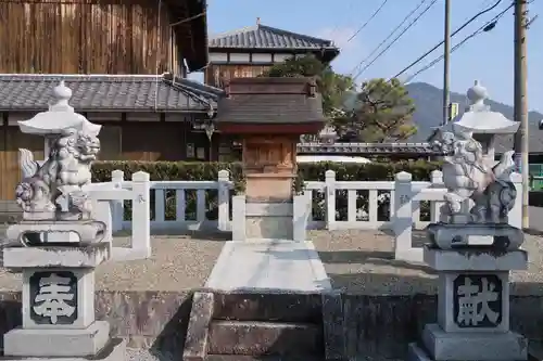 駕輿丁地蔵堂(滋賀県)