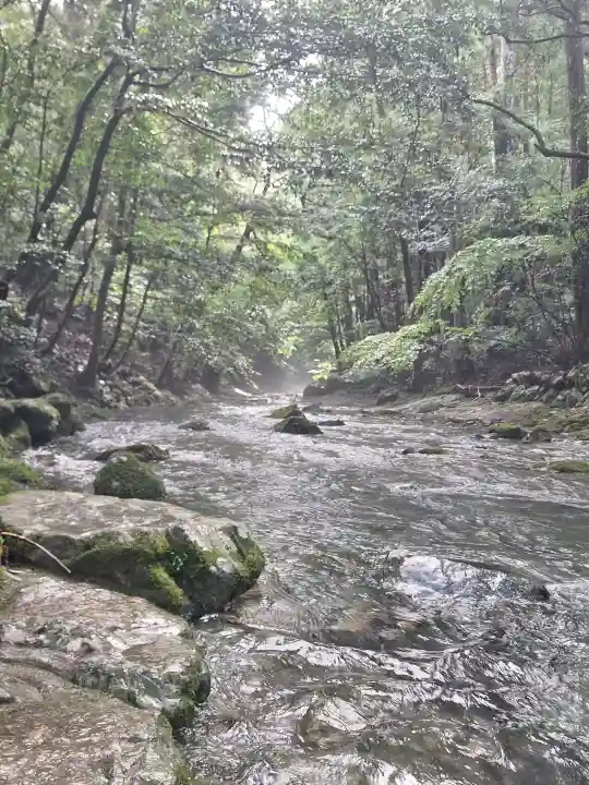 瀧原宮(皇大神宮別宮)の{uncategorized: "未分類", other: "その他", undefined: "問題あり", building: "その他建物", grave: "お墓", sacred_gate: "鳥居", guardian: "狛犬", statue: "像", buddha: "仏像", history: "歴史", nature: "自然", garden: "庭園", animal: "動物", pagoda: "塔", temizu: "手水舎", mountain_gate: "山門・神門", sanctuary: "本殿・本堂", subordinate: "末社・摂社", art: "芸術", scenery: "景色", jizo: "地蔵", ema: "絵馬", goshuin: "御朱印", omikuji: "おみくじ", items: "授与品その他", amulet: "お守り", goshuincho: "御朱印帳", eats: "食事", festival: "お祭り", votive_dance: "神楽", shichigosan: "七五三参", wedding: "結婚式", experience: "体験その他", initially: "初詣", around: "周辺", anti_infection: "感染症対策"}