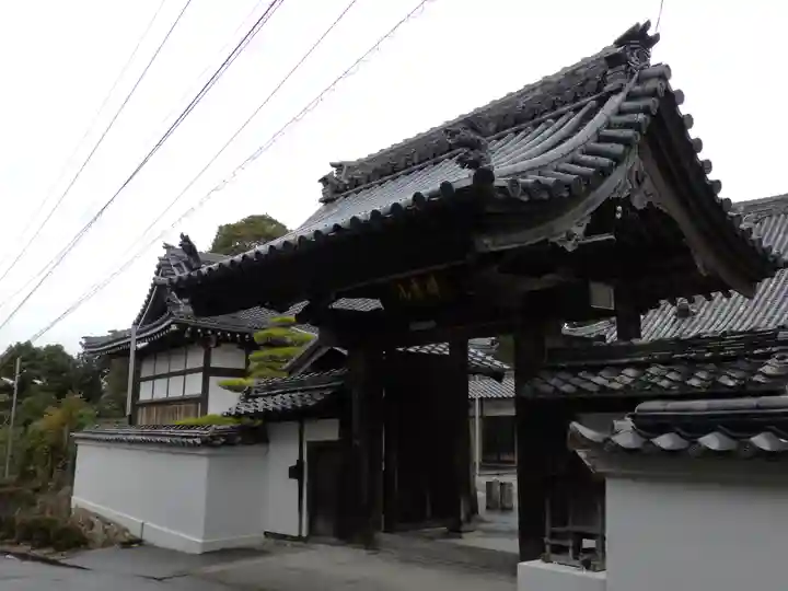 瑞境寺の山門・神門