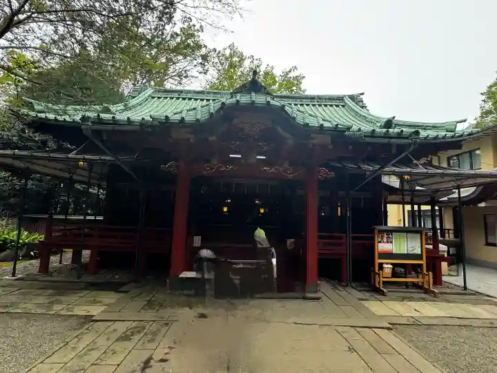 赤坂氷川神社の{uncategorized: "未分類", other: "その他", undefined: "問題あり", building: "その他建物", grave: "お墓", sacred_gate: "鳥居", guardian: "狛犬", statue: "像", buddha: "仏像", history: "歴史", nature: "自然", garden: "庭園", animal: "動物", pagoda: "塔", temizu: "手水舎", mountain_gate: "山門・神門", sanctuary: "本殿・本堂", subordinate: "末社・摂社", art: "芸術", scenery: "景色", jizo: "地蔵", ema: "絵馬", goshuin: "御朱印", omikuji: "おみくじ", items: "授与品その他", amulet: "お守り", goshuincho: "御朱印帳", eats: "食事", festival: "お祭り", votive_dance: "神楽", shichigosan: "七五三参", wedding: "結婚式", experience: "体験その他", initially: "初詣", around: "周辺", anti_infection: "感染症対策"}