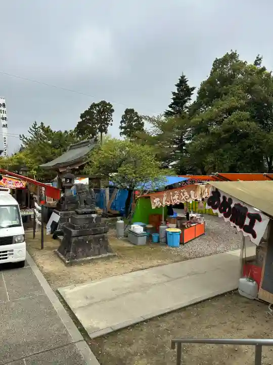 新川神社の{uncategorized: "未分類", other: "その他", undefined: "問題あり", building: "その他建物", grave: "お墓", sacred_gate: "鳥居", guardian: "狛犬", statue: "像", buddha: "仏像", history: "歴史", nature: "自然", garden: "庭園", animal: "動物", pagoda: "塔", temizu: "手水舎", mountain_gate: "山門・神門", sanctuary: "本殿・本堂", subordinate: "末社・摂社", art: "芸術", scenery: "景色", jizo: "地蔵", ema: "絵馬", goshuin: "御朱印", omikuji: "おみくじ", items: "授与品その他", amulet: "お守り", goshuincho: "御朱印帳", eats: "食事", festival: "お祭り", votive_dance: "神楽", shichigosan: "七五三参", wedding: "結婚式", experience: "体験その他", initially: "初詣", around: "周辺", anti_infection: "感染症対策"}