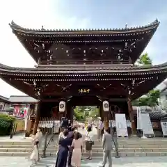 中山寺の山門