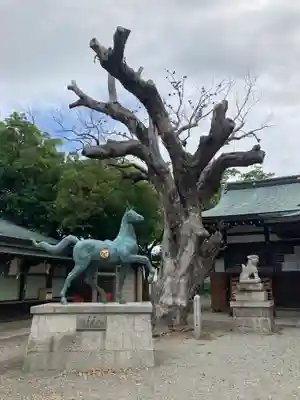 金岡神社の像