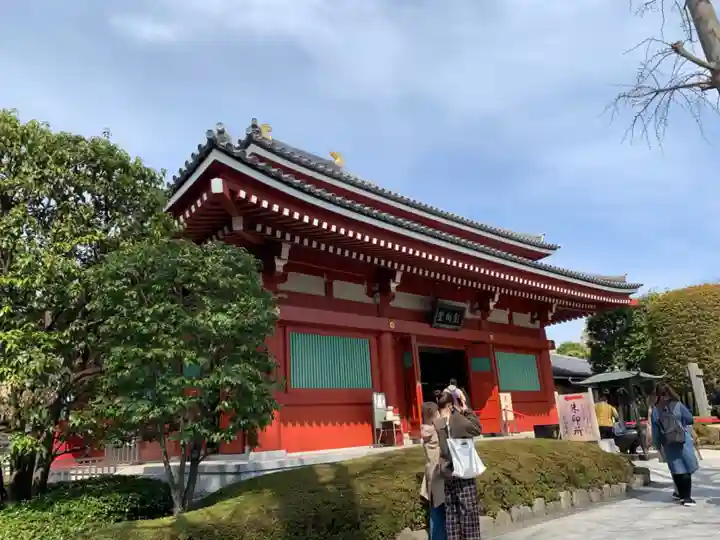 浅草寺の山門・神門