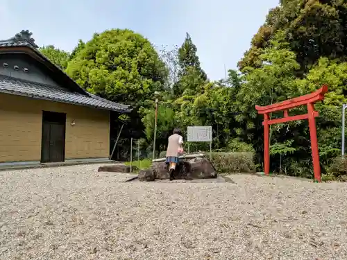 曽野稲荷神社の手水舎