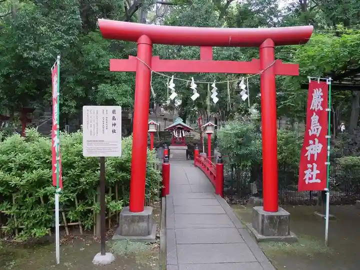 世田谷八幡宮の鳥居