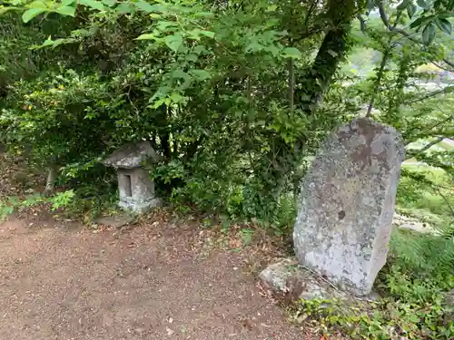 八幡神社の末社