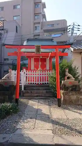 仲町稲荷神社の鳥居