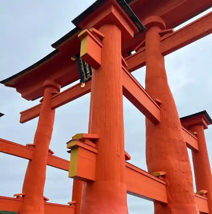 厳島神社の{uncategorized: "未分類", other: "その他", undefined: "問題あり", building: "その他建物", grave: "お墓", sacred_gate: "鳥居", guardian: "狛犬", statue: "像", buddha: "仏像", history: "歴史", nature: "自然", garden: "庭園", animal: "動物", pagoda: "塔", temizu: "手水舎", mountain_gate: "山門・神門", sanctuary: "本殿・本堂", subordinate: "末社・摂社", art: "芸術", scenery: "景色", jizo: "地蔵", ema: "絵馬", goshuin: "御朱印", omikuji: "おみくじ", items: "授与品その他", amulet: "お守り", goshuincho: "御朱印帳", eats: "食事", festival: "お祭り", votive_dance: "神楽", shichigosan: "七五三参", wedding: "結婚式", experience: "体験その他", initially: "初詣", around: "周辺", anti_infection: "感染症対策"}