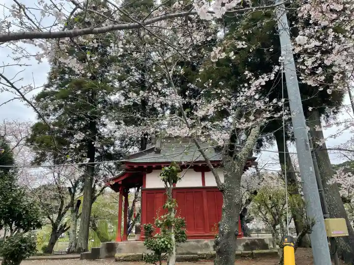 厳島神社 谷弁財天の{uncategorized: "未分類", other: "その他", undefined: "問題あり", building: "その他建物", grave: "お墓", sacred_gate: "鳥居", guardian: "狛犬", statue: "像", buddha: "仏像", history: "歴史", nature: "自然", garden: "庭園", animal: "動物", pagoda: "塔", temizu: "手水舎", mountain_gate: "山門・神門", sanctuary: "本殿・本堂", subordinate: "末社・摂社", art: "芸術", scenery: "景色", jizo: "地蔵", ema: "絵馬", goshuin: "御朱印", omikuji: "おみくじ", items: "授与品その他", amulet: "お守り", goshuincho: "御朱印帳", eats: "食事", festival: "お祭り", votive_dance: "神楽", shichigosan: "七五三参", wedding: "結婚式", experience: "体験その他", initially: "初詣", around: "周辺", anti_infection: "感染症対策"}