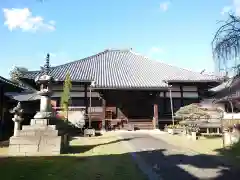 満性寺の本殿