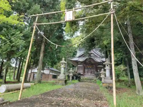 大宮神社の{uncategorized: "未分類", other: "その他", undefined: "問題あり", building: "その他建物", grave: "お墓", sacred_gate: "鳥居", guardian: "狛犬", statue: "像", buddha: "仏像", history: "歴史", nature: "自然", garden: "庭園", animal: "動物", pagoda: "塔", temizu: "手水舎", mountain_gate: "山門・神門", sanctuary: "本殿・本堂", subordinate: "末社・摂社", art: "芸術", scenery: "景色", jizo: "地蔵", ema: "絵馬", goshuin: "御朱印", omikuji: "おみくじ", items: "授与品その他", amulet: "お守り", goshuincho: "御朱印帳", eats: "食事", festival: "お祭り", votive_dance: "神楽", shichigosan: "七五三参", wedding: "結婚式", experience: "体験その他", initially: "初詣", around: "周辺", anti_infection: "感染症対策"}