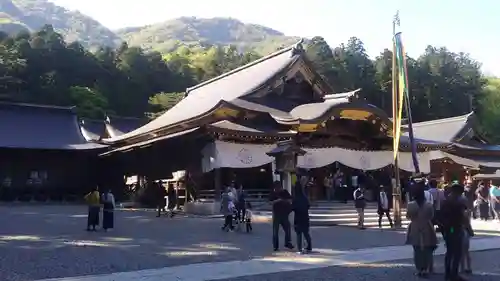 彌彦神社の本殿・本堂