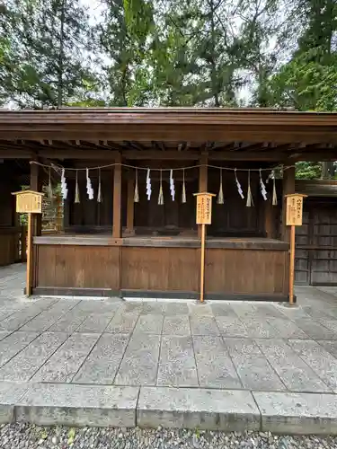 諏訪大社下社秋宮の末社・摂社