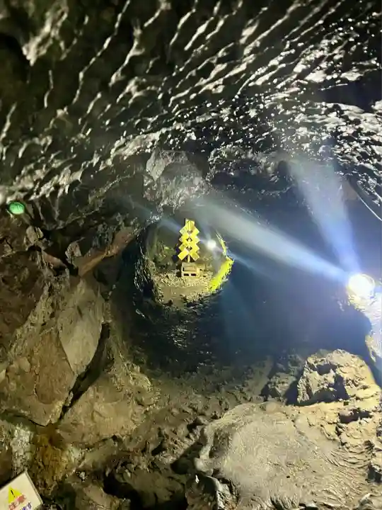 無戸室浅間神社(船津胎内神社)(山梨県)