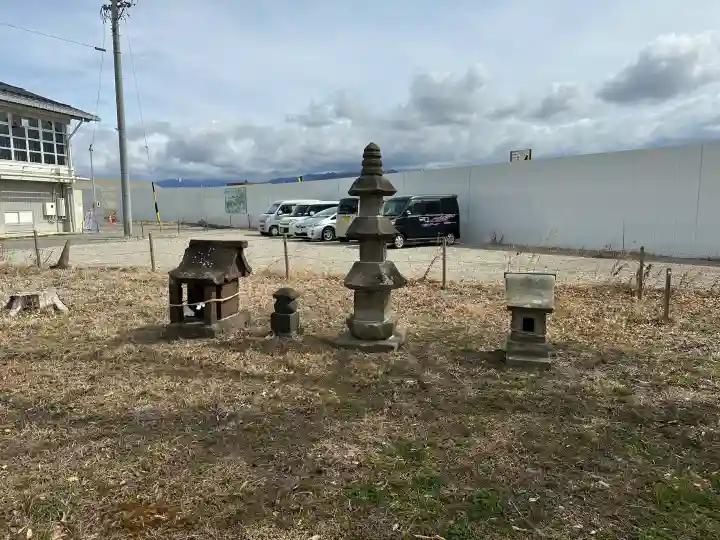 守田神社の{uncategorized: "未分類", other: "その他", undefined: "問題あり", building: "その他建物", grave: "お墓", sacred_gate: "鳥居", guardian: "狛犬", statue: "像", buddha: "仏像", history: "歴史", nature: "自然", garden: "庭園", animal: "動物", pagoda: "塔", temizu: "手水舎", mountain_gate: "山門・神門", sanctuary: "本殿・本堂", subordinate: "末社・摂社", art: "芸術", scenery: "景色", jizo: "地蔵", ema: "絵馬", goshuin: "御朱印", omikuji: "おみくじ", items: "授与品その他", amulet: "お守り", goshuincho: "御朱印帳", eats: "食事", festival: "お祭り", votive_dance: "神楽", shichigosan: "七五三参", wedding: "結婚式", experience: "体験その他", initially: "初詣", around: "周辺", anti_infection: "感染症対策"}