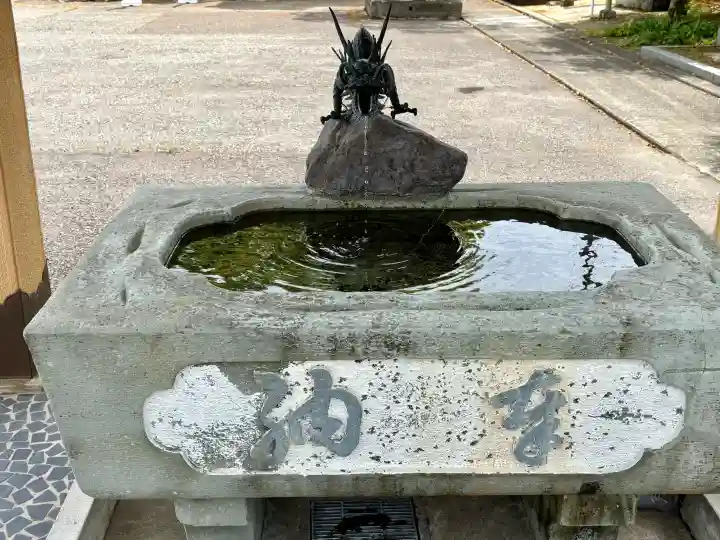 總社 和田八幡宮の{uncategorized: "未分類", other: "その他", undefined: "問題あり", building: "その他建物", grave: "お墓", sacred_gate: "鳥居", guardian: "狛犬", statue: "像", buddha: "仏像", history: "歴史", nature: "自然", garden: "庭園", animal: "動物", pagoda: "塔", temizu: "手水舎", mountain_gate: "山門・神門", sanctuary: "本殿・本堂", subordinate: "末社・摂社", art: "芸術", scenery: "景色", jizo: "地蔵", ema: "絵馬", goshuin: "御朱印", omikuji: "おみくじ", items: "授与品その他", amulet: "お守り", goshuincho: "御朱印帳", eats: "食事", festival: "お祭り", votive_dance: "神楽", shichigosan: "七五三参", wedding: "結婚式", experience: "体験その他", initially: "初詣", around: "周辺", anti_infection: "感染症対策"}
