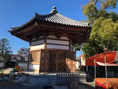 西新井大師総持寺の本殿・本堂