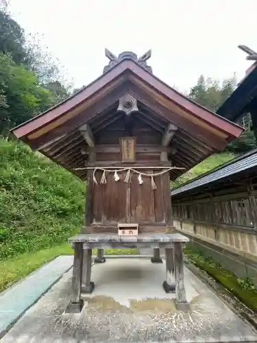 揖夜神社の{uncategorized: "未分類", other: "その他", undefined: "問題あり", building: "その他建物", grave: "お墓", sacred_gate: "鳥居", guardian: "狛犬", statue: "像", buddha: "仏像", history: "歴史", nature: "自然", garden: "庭園", animal: "動物", pagoda: "塔", temizu: "手水舎", mountain_gate: "山門・神門", sanctuary: "本殿・本堂", subordinate: "末社・摂社", art: "芸術", scenery: "景色", jizo: "地蔵", ema: "絵馬", goshuin: "御朱印", omikuji: "おみくじ", items: "授与品その他", amulet: "お守り", goshuincho: "御朱印帳", eats: "食事", festival: "お祭り", votive_dance: "神楽", shichigosan: "七五三参", wedding: "結婚式", experience: "体験その他", initially: "初詣", around: "周辺", anti_infection: "感染症対策"}
