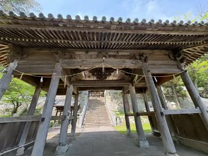 粒坐天照神社の{uncategorized: "未分類", other: "その他", undefined: "問題あり", building: "その他建物", grave: "お墓", sacred_gate: "鳥居", guardian: "狛犬", statue: "像", buddha: "仏像", history: "歴史", nature: "自然", garden: "庭園", animal: "動物", pagoda: "塔", temizu: "手水舎", mountain_gate: "山門・神門", sanctuary: "本殿・本堂", subordinate: "末社・摂社", art: "芸術", scenery: "景色", jizo: "地蔵", ema: "絵馬", goshuin: "御朱印", omikuji: "おみくじ", items: "授与品その他", amulet: "お守り", goshuincho: "御朱印帳", eats: "食事", festival: "お祭り", votive_dance: "神楽", shichigosan: "七五三参", wedding: "結婚式", experience: "体験その他", initially: "初詣", around: "周辺", anti_infection: "感染症対策"}