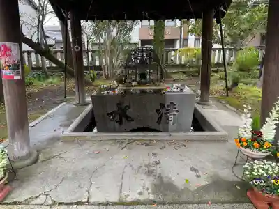 若宮神明社の{uncategorized: "未分類", other: "その他", undefined: "問題あり", building: "その他建物", grave: "お墓", sacred_gate: "鳥居", guardian: "狛犬", statue: "像", buddha: "仏像", history: "歴史", nature: "自然", garden: "庭園", animal: "動物", pagoda: "塔", temizu: "手水舎", mountain_gate: "山門・神門", sanctuary: "本殿・本堂", subordinate: "末社・摂社", art: "芸術", scenery: "景色", jizo: "地蔵", ema: "絵馬", goshuin: "御朱印", omikuji: "おみくじ", items: "授与品その他", amulet: "お守り", goshuincho: "御朱印帳", eats: "食事", festival: "お祭り", votive_dance: "神楽", shichigosan: "七五三参", wedding: "結婚式", experience: "体験その他", initially: "初詣", around: "周辺", anti_infection: "感染症対策"}