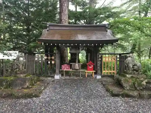 穂高神社奥宮の本殿