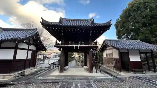 江東寺の山門